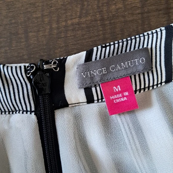 Vince Camuto Graphic Black And White Striped Top And Skirt Set Size Medium - Picture 8 of 10